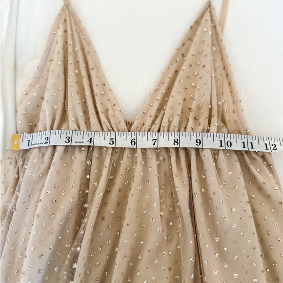 Elegant Gold Evening Gown - Picture 4 of 5